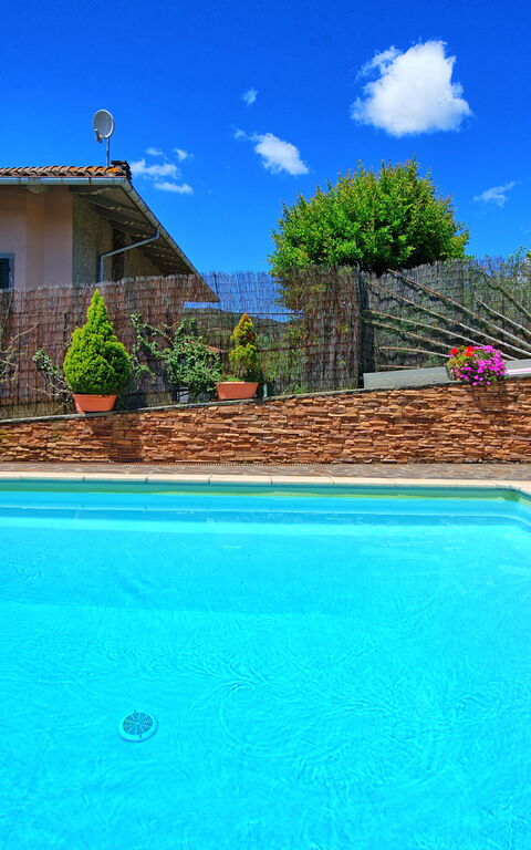 Villa Pratovecchio: Outdoor, Pool