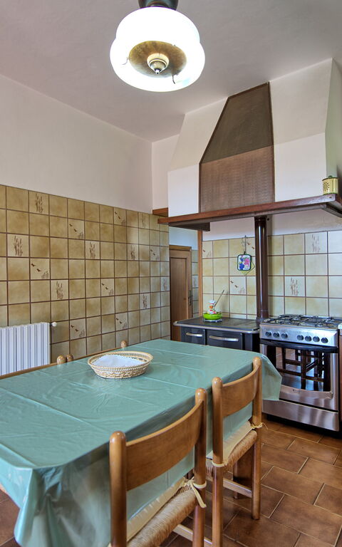 Villa Pratovecchio: Dining Room, Kitchen