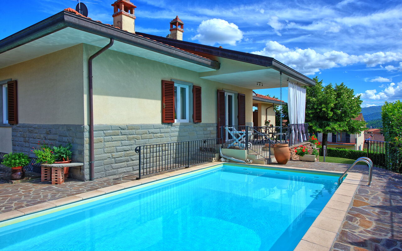 Villa Pratovecchio: Building Exterior, Outdoor, Pool