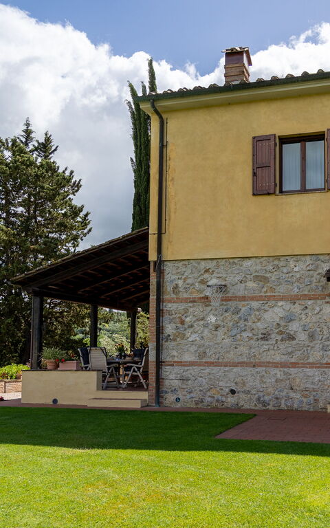 Villa Sabrina: Building Exterior