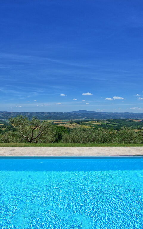 Casa Olivia: Pool, Scenic View
