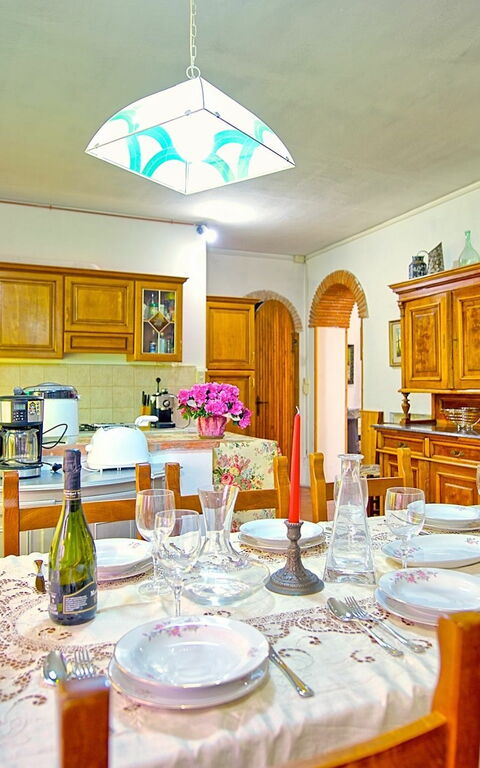 Villa Luciano: Dining Room, Kitchen