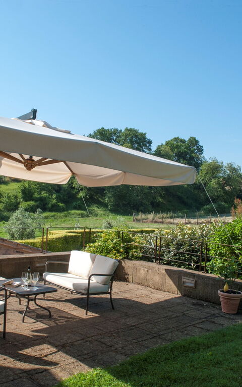 Casale Porano: Building Exterior, Garden