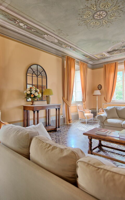 Villa Fiamma: Living Room
