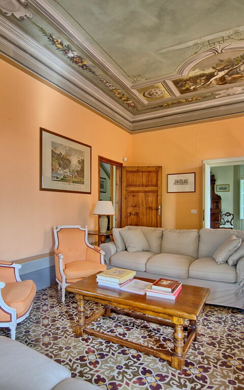 Villa Fiamma: Living Room