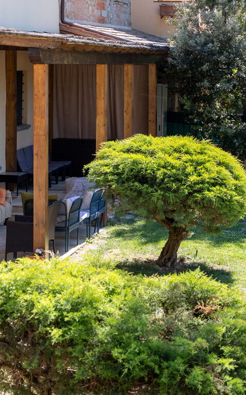 Villa Morandi: Balcony / Terrace / Patio, Building Exterior, Garden, Outdoor