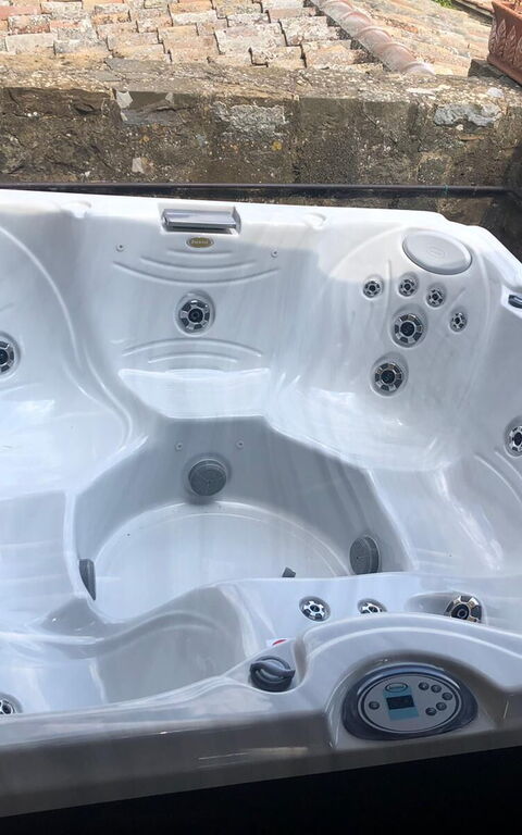 Villa Piazza Della Fortezza: Hot Tub