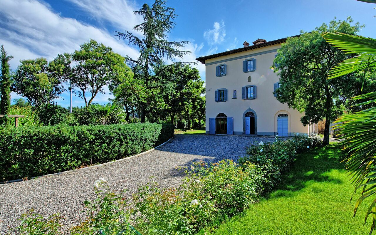 Villa Marietta: Building Exterior