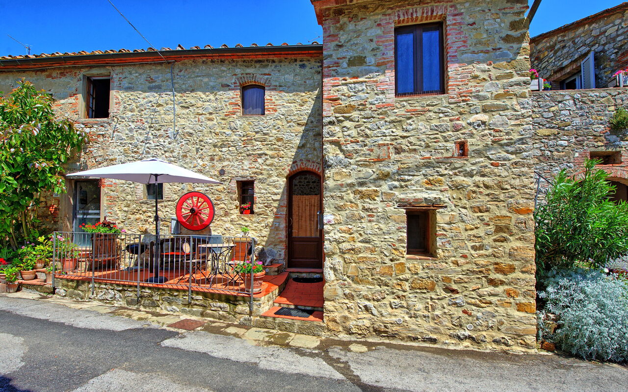 La Ruota: Building Exterior, Summer