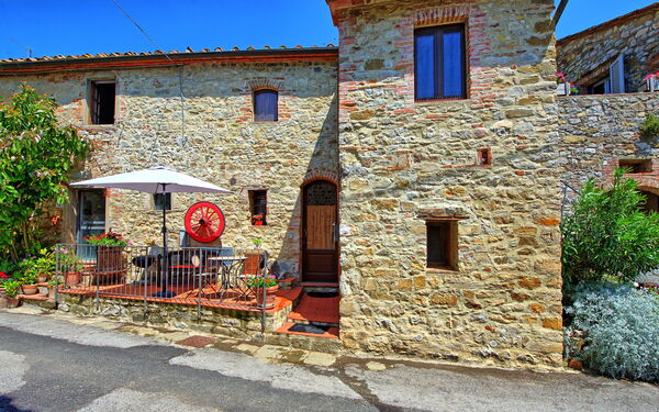 La Ruota: Building Exterior, Summer