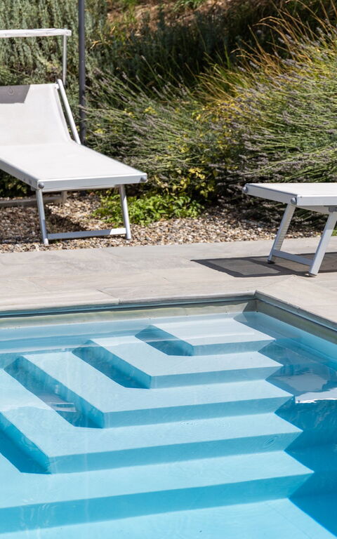 Villa Tenuta Lonciano: Outdoor, Pool