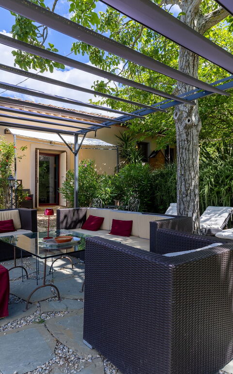 Villa Tenuta Lonciano: Balcony / Terrace / Patio, Building Exterior, Garden, Outdoor
