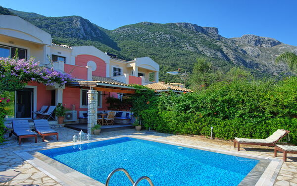 Beach Villa Blue: Building Exterior, Garden, Outdoor, Pool