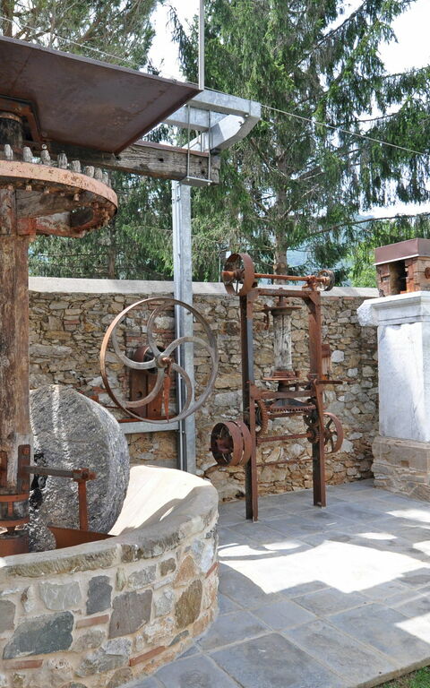 Flavia: Building Exterior