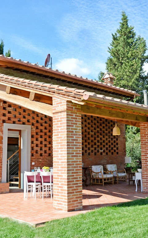 Il Fienile Di Giovanna: Building Exterior, Garden