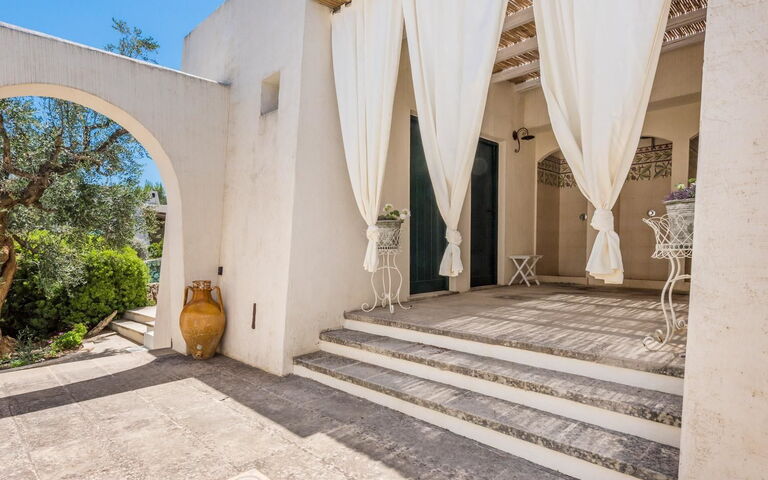 Tia Trullo: Outdoor