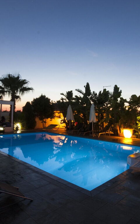 Cotriero: Garden, Pool