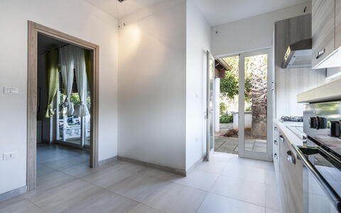 Accommodation Cotriero Crystal: Kitchen, Main Entrance