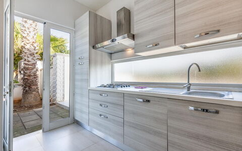 Accommodation Cotriero Crystal: Kitchen, Main Entrance