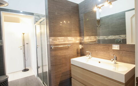 Accommodation Cotriero Crystal: Bathroom