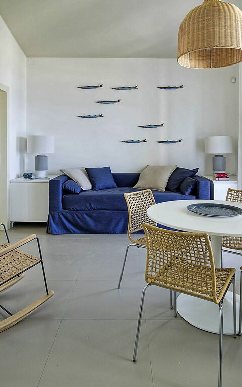 Marisol: Dining Room, Living Room