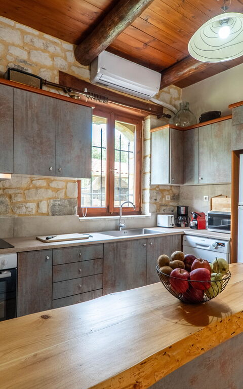 Villa Vrisses: Kitchen