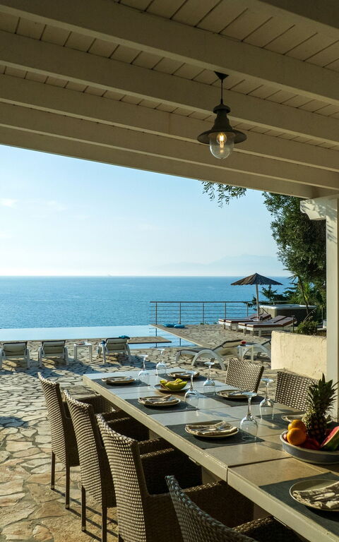 Beachfront Villa Seasun: Balcony / Terrace / Patio, Outdoor, Pool