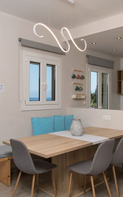 Beachfront Villa Seasun: Dining Room, Kitchen