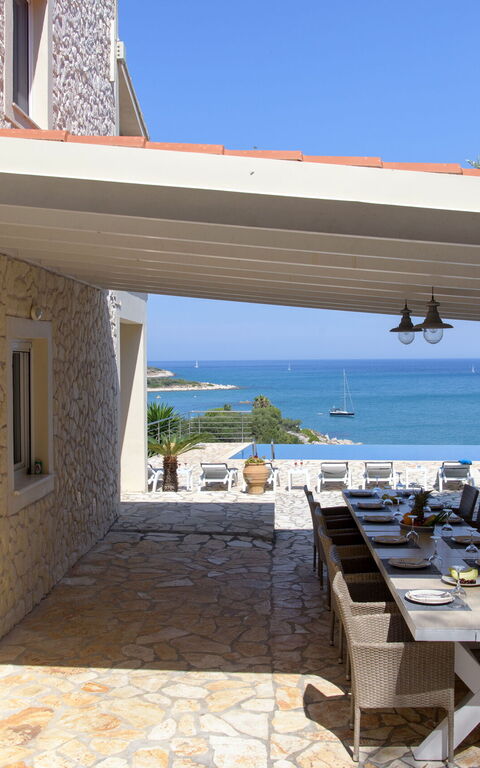 Beachfront Villa Seasun: Balcony / Terrace / Patio, Building Exterior, Outdoor
