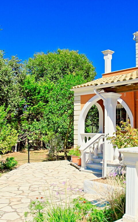 Beach Villa Nancy: Building Exterior, Garden