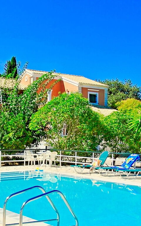 Beach Villa Nancy: Garden, Pool