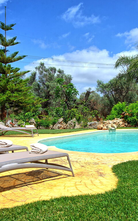 Trullo Santo Stefano: Garden, Outdoor, Pool