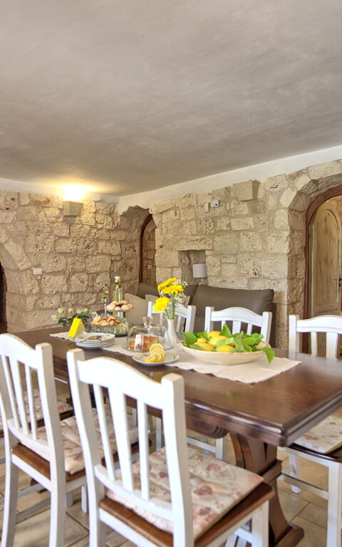 Trullo Santo Stefano: Dining Room, Kitchen, Living Room
