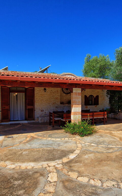 Lamia Santo Arcangelo: Building Exterior