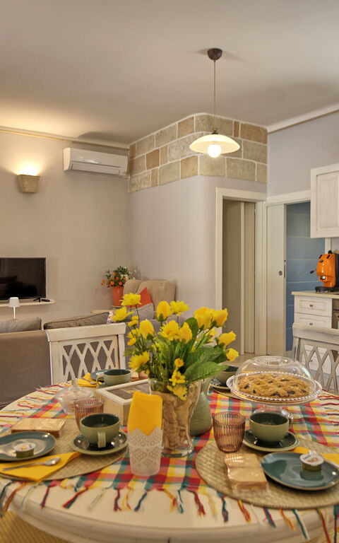 Lamia Santo Arcangelo: Dining Room, Kitchen, Living Room