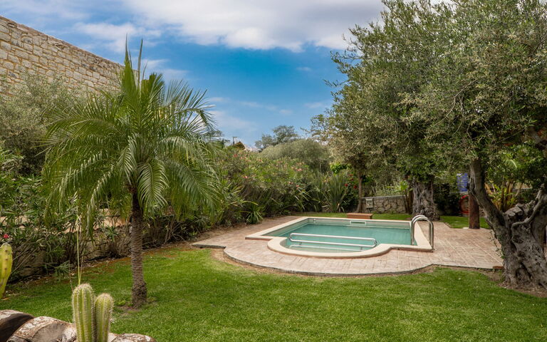 Villa Nipos: Garden, Outdoor, Pool