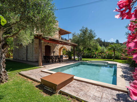 Villa Nipos