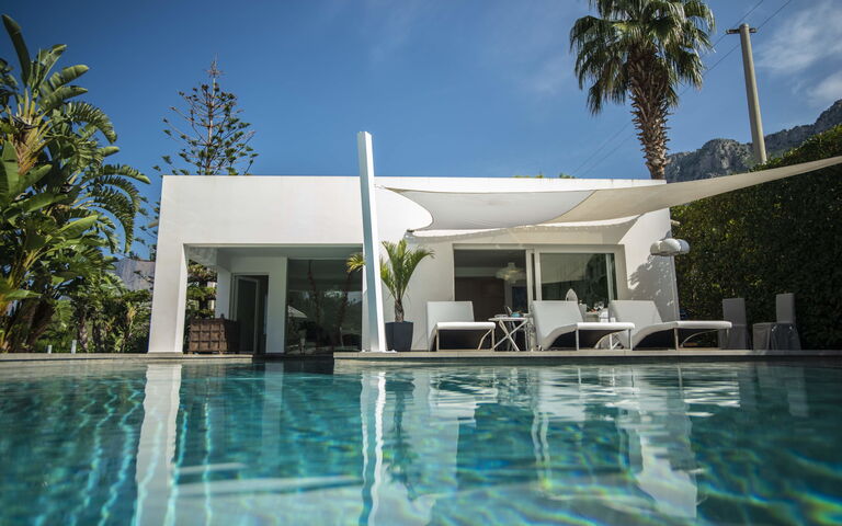 Villa Denari: Outdoor, Pool