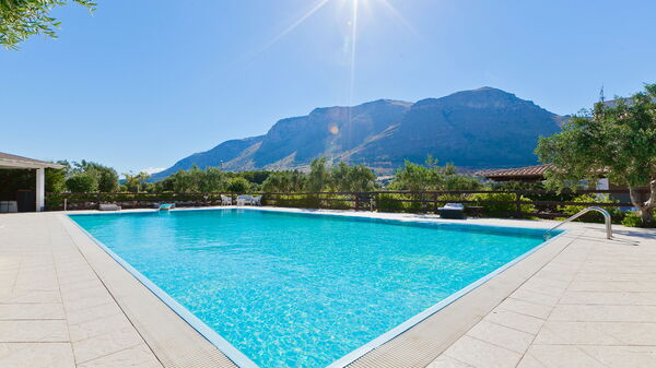 Tenutersa: Building Exterior, Outdoor, Pool