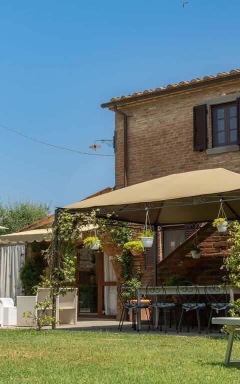 Casale Miro: Building Exterior, Outdoor, Pool