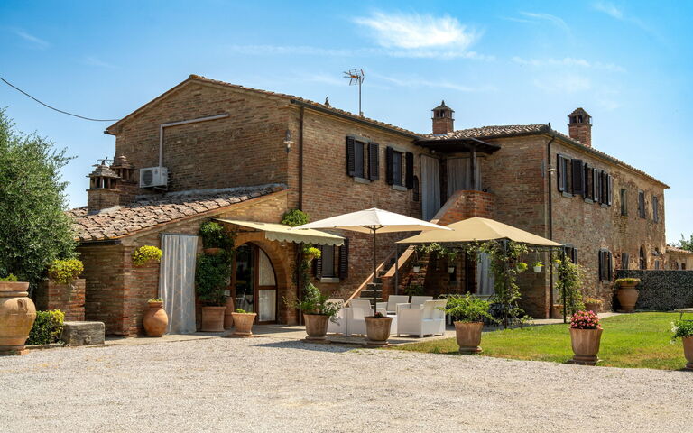 Casale Miro: Building Exterior, Outdoor