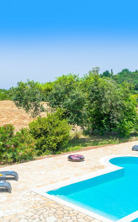 Beach Villa Joanna: Pool, Scenic View