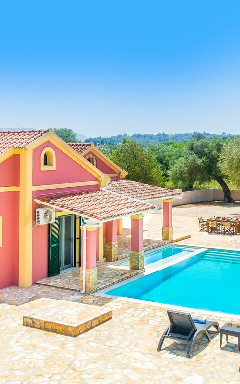 Beach Villa Joanna: Pool, Scenic View