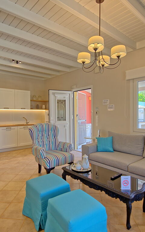 Beach Villa Joanna: Dining Room, Kitchen, Living Room