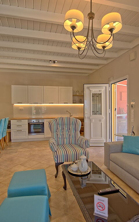 Beach Villa Joanna: Dining Room, Kitchen, Living Room