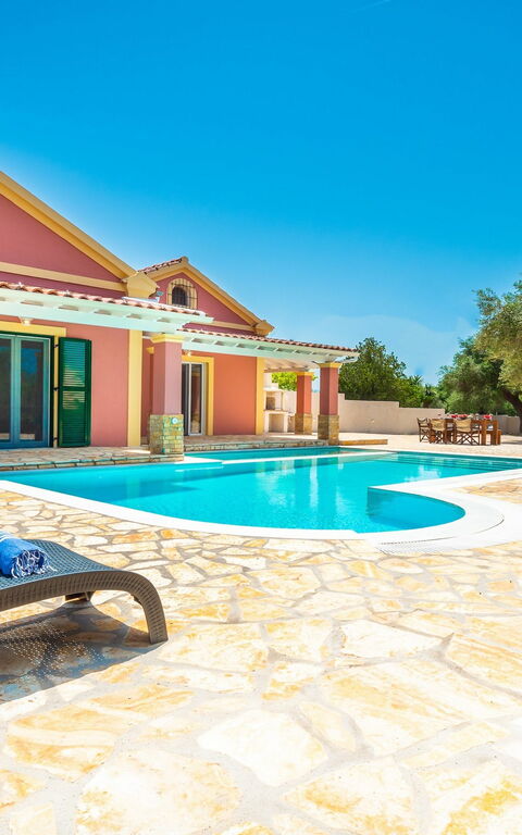 Beach Villa Joanna: Outdoor, Pool