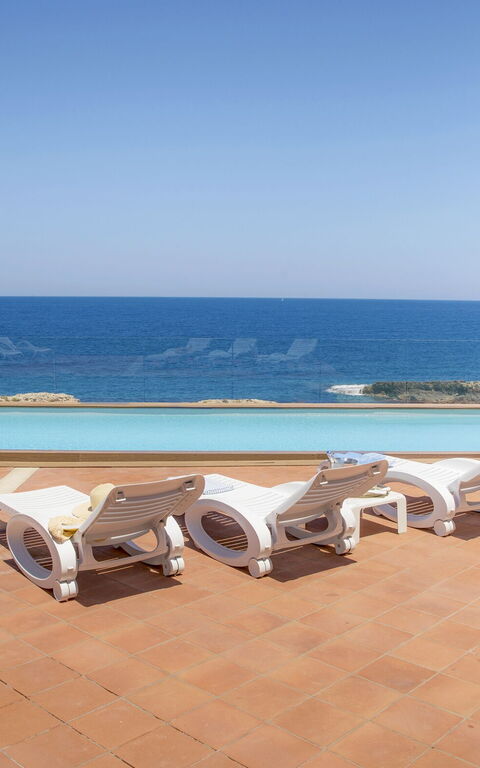 Villa Ala: Outdoor, Pool