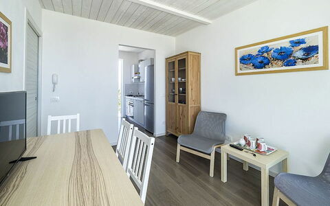 Accommodation Marina: Dining Room, Living Room