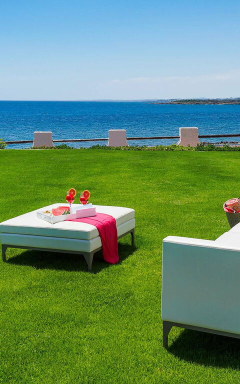 Blu Moon: Garden, Outdoor, Scenic View