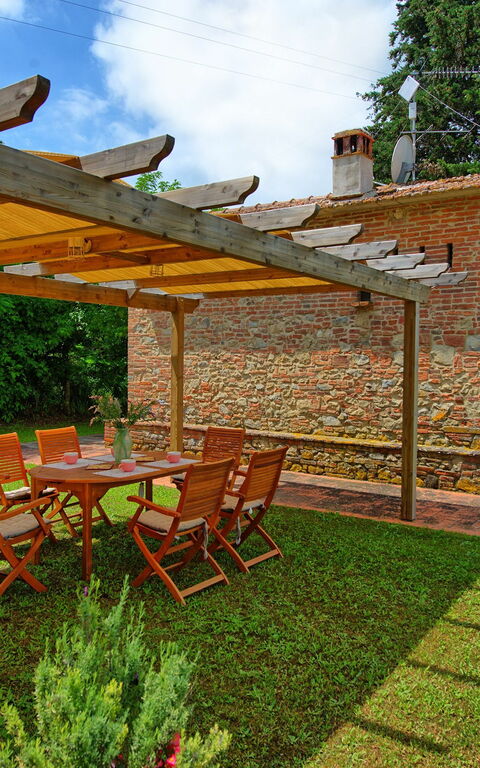 Casale Chiara: Building Exterior, Garden